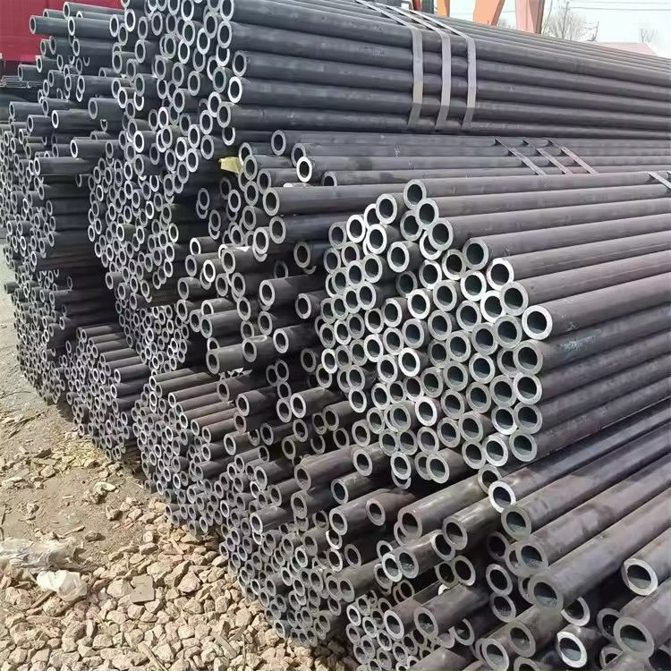 أنابيب الفولاذ الكربوني عالية الضغط St37 St52 A106b النفط والغاز أنابيب الفولاذ الكربوني غير المسامة